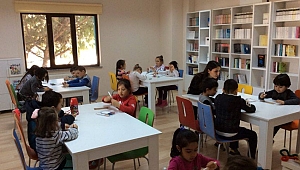 Çocuk Kültür Evi Çocuklara Zengin Bir Kütüphane Ortamı Sunuyor…