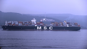 Dev gemi Çanakkale Boğazı'ndan geçti