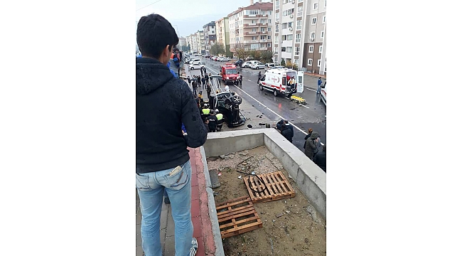 Korkunç Kaza! Bariyer Araca Ok Gibi Saplandı