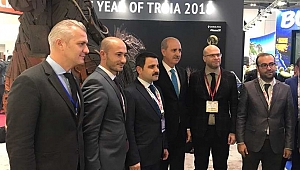 Kültür ve Turizm Bakanı Numan Kurtulmuş, Londra Fuarı"nda Çanakkale standını ziyaret etti.