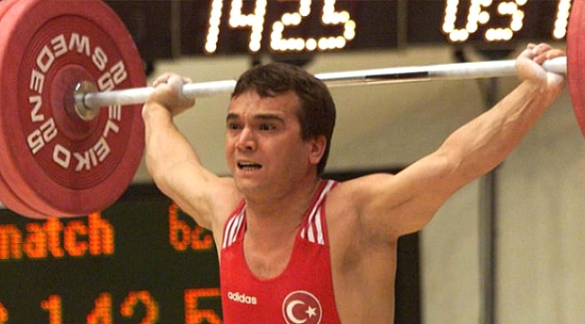 Naim Süleymanoğlu hayatını kaybetti