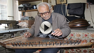 Yaşlı parmaklarla yarım asırlık sihirli dokunuş...