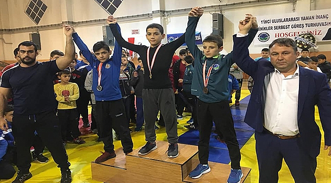 13 Yaşındaki Sporcu Madalyaya Doymuyor