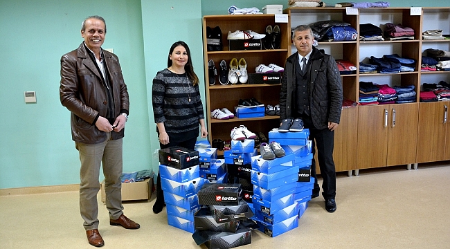 Araştırma Proje Eğitim Kooperatifi'nden ÇOMÜ Butik'e Bağış