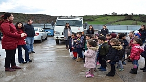 Biga'da minik öğrenciler geri dönüşüm tesisini gezdi