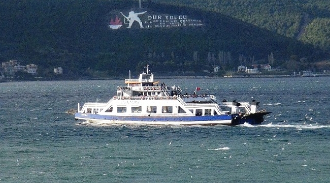 Bozcaada'da feribot seferlerine fırtına engeli