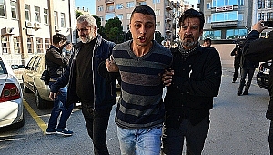 Çanakkale'de Kuyumcu Soyan Zanlılar'dan 3 kişiden 2'si tutuklandı, biri serbest bırakıldı.