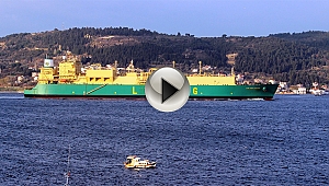 Doğalgaz tankeri Çanakkale Boğazı'ndan geçti