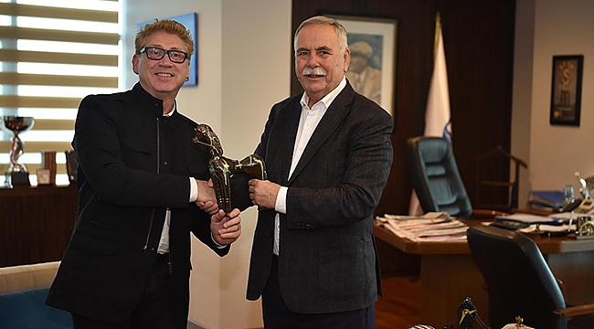 İskoç Müzisyen Dwyer'den Başkan Gökhan'a Ziyaret…