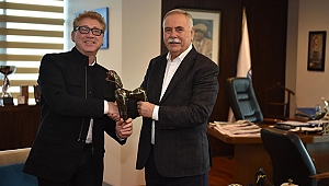 İskoç Müzisyen Dwyer'den Başkan Gökhan'a Ziyaret…