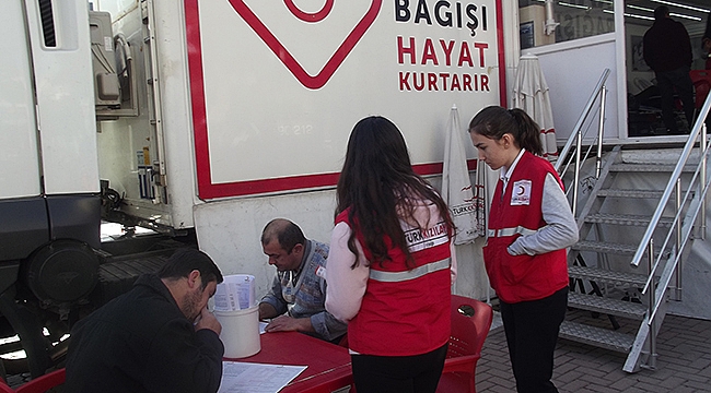 Kan Bağışı Tır'ında iki günde 111 ünite kan bağışı yapıldı ..!