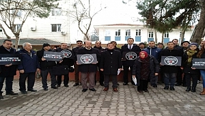 Lapseki'de Okul Müdürü Ayhan Kökmen'in öldürülmesi tepki gösterildi