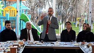 AK Parti Çanakkale Milletvekili Bülent Turan'dan bildiri dağıtan sanatçılara sert tepki