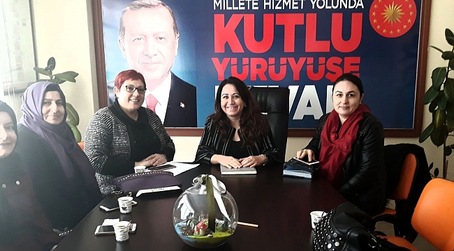AK PARTİ İL KADIN KOLLARI BAŞKANI GÜLSÜM ÜSTÜN ÇAN KADIN KOLLARINI ZİYARET ETTİ