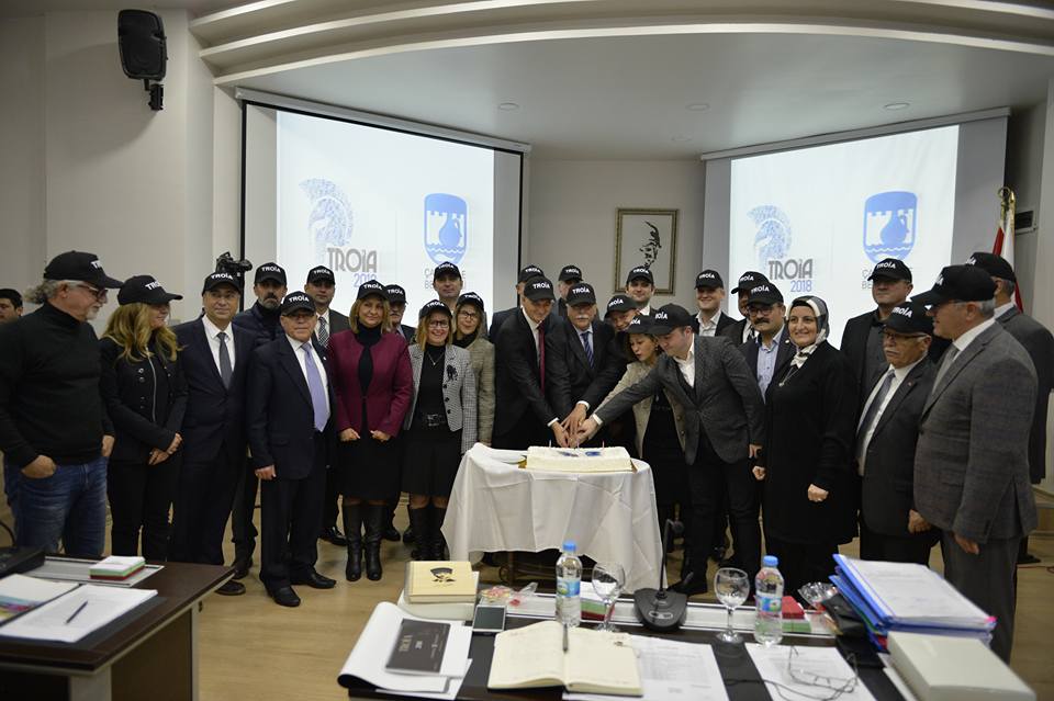 Belediye Meclis Toplantısında Troia yılı pastası kesildi