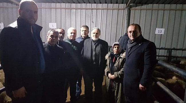Biga'da genç çiftçilere koyun dağıtıldı