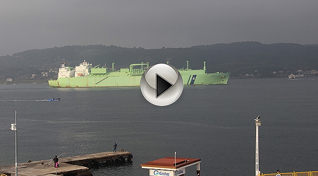 Doğalgaz tankeri Çanakkale Boğazı'ndan geçti