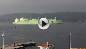 Doğalgaz tankeri Çanakkale Boğazı'ndan geçti