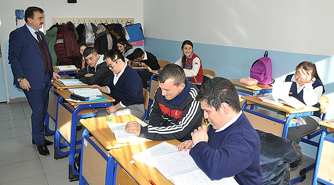 İl Milli Eğitim Müdürü OSman Özkan Kepez Özel Eğitim Mesleki Eğitim Merkezi öğrencileriyle bir araya geldi