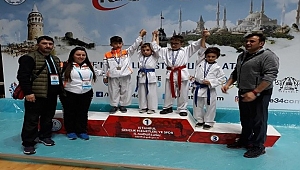 Karate 34 Süper liginden Bigalı karateciler madalyalarla döndü