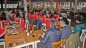 OKAY TOY'DAN GÜREŞÇİLERE KAHVALTI JESTİ