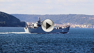 Rus savaş gemisi Çanakkale Boğazı'ndan geçti