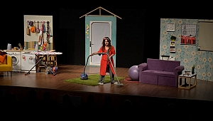 Sevinç Erbulak Ve Fırat Tanış "Ayrılık" Oyunuyla Çanakkale'de Sahne Aldı