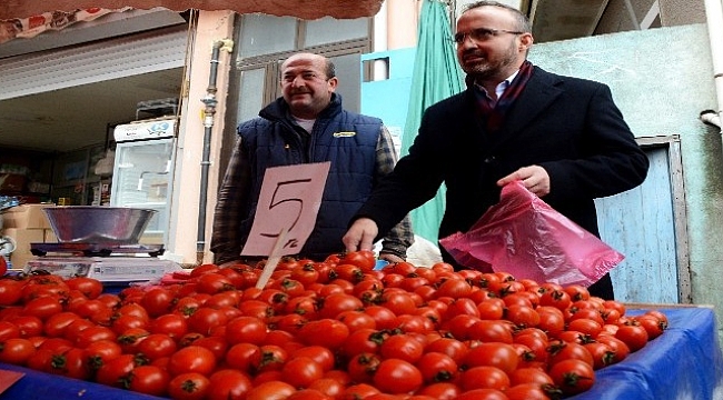 Turan, pazarda vatandaşlarla biraraya geldi