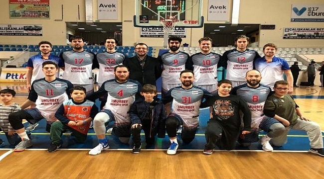 Umurbey Belediyespor namağlup lider bitirdi