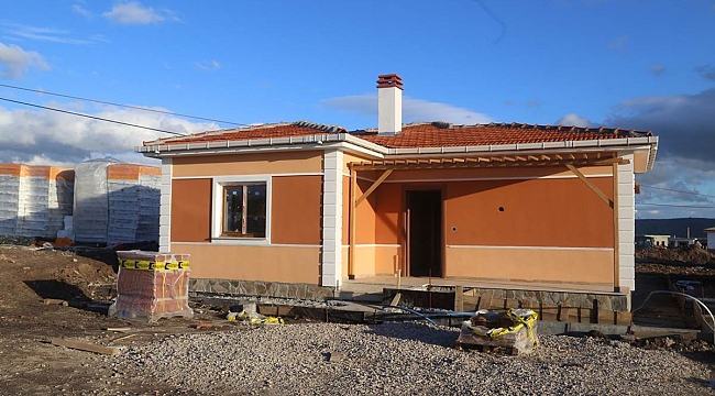 Vali Orhan Tavlı, Depremzede Konutlarında İncelemelerde Bulundu