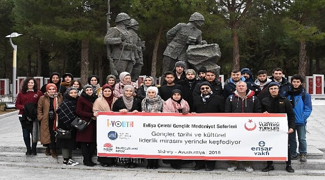 Avustralya'daki Türkler, şehitlikleri ziyaret etti