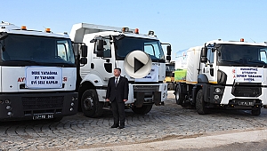  Ayvacık Belediyesi'nden hizmet araçlarına depreme karşı farkındalık pankartları