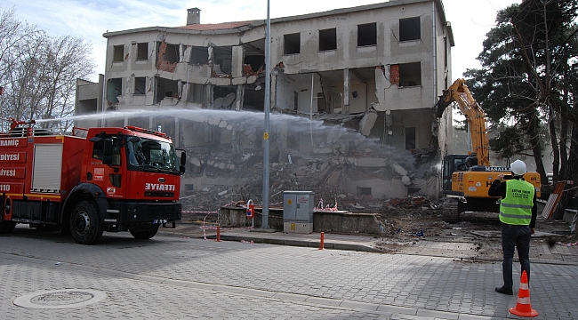  Bayramiç hükümet konağı yıkıldı
