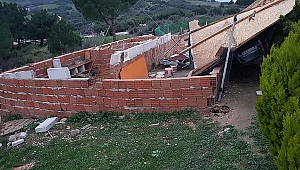 Biga'da Kuvvetli Rüzgar Affetmedi