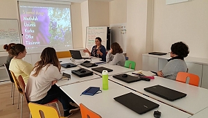 Çocuk Kültür Evi'nde Eğitici Eğitimi Programı Devam Ediyor