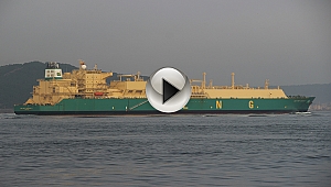  Doğalgaz tankeri Çanakkale Boğazı'ndan geçti