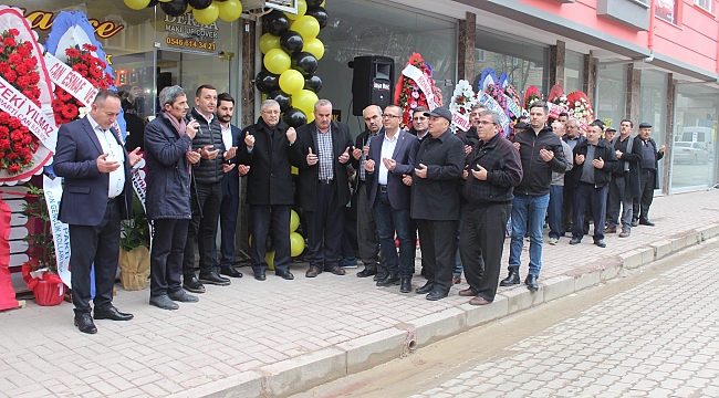 Elegance Parfümeri-Kozmetik Açıldı