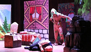 Kepez Belediyesi'nden Çocuklara Özel Tiyatro Gösterimi