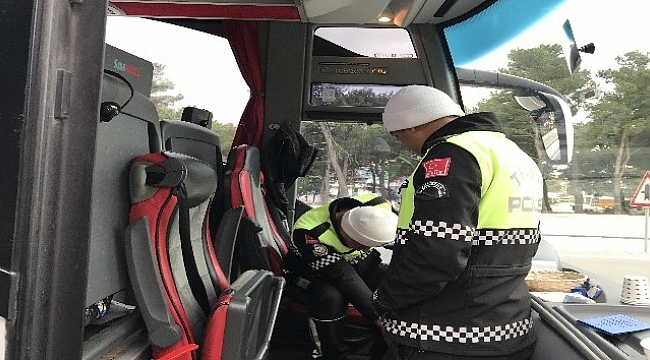 Şehirlerarası otobüslerde emniyet kemeri denetimi
