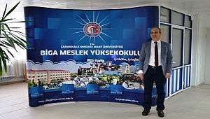 Suat Uğur, profesör oldu