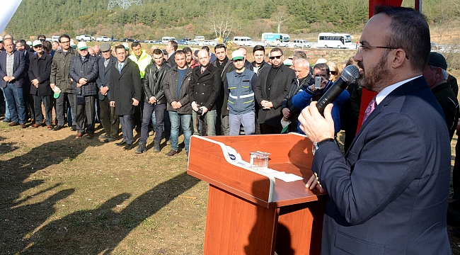 Turan çocukları ile birlikte fidan dikti