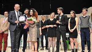 'Ayrı Tel' oyunu Biga´da sahnelendi