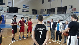 Başkan Yavaş'tan Umurbey Belediyespor antrenmanına ziyaret