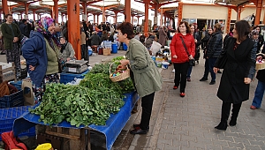 Bayramiç'te CHP'li Kadınlardan Hediye