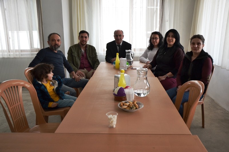 Biga'da gönüllü hayvan severler bir araya geldi