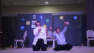 Çan Morris Tiyatro Sanat Topluluğu Güldürdü