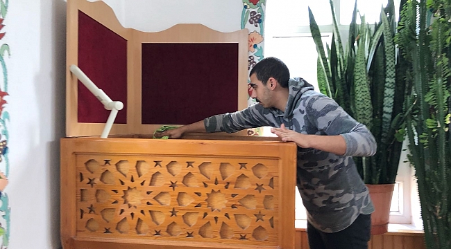 Çan Ülkü Ocakları camileri Temizliyor
