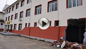  Çanakkale'de hırsızlar okulu soydu
