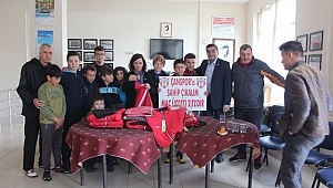 CHP Çan İlçe Örgütünden Yeni Çan Spor Gençlerine Malzeme Desteği