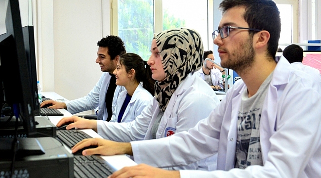 ÇOMÜ Tıp Fakültesi'nde Sanal Eğitim Laboratuvarı Hizmete Başladı